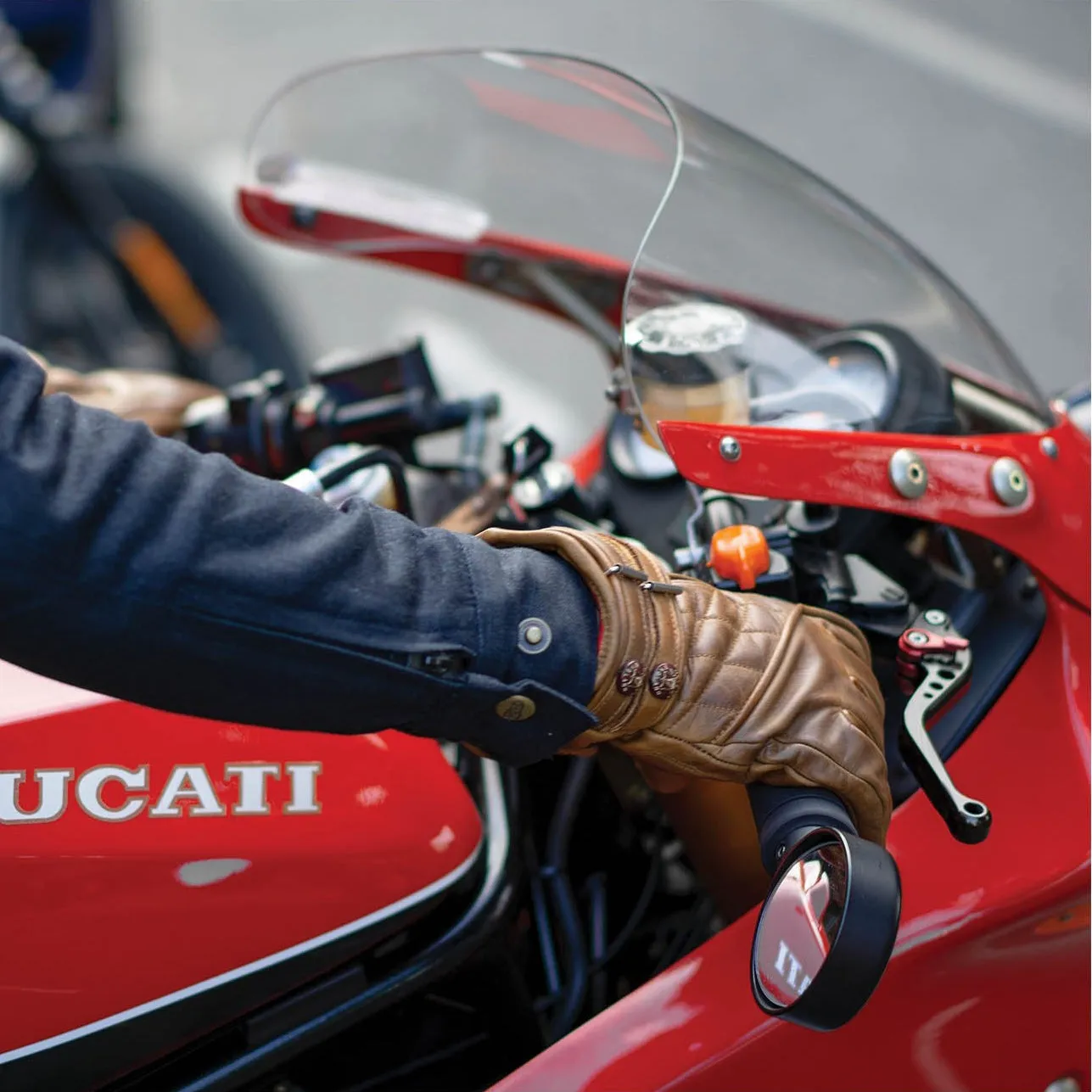 Quilted Cafe Racer Gloves